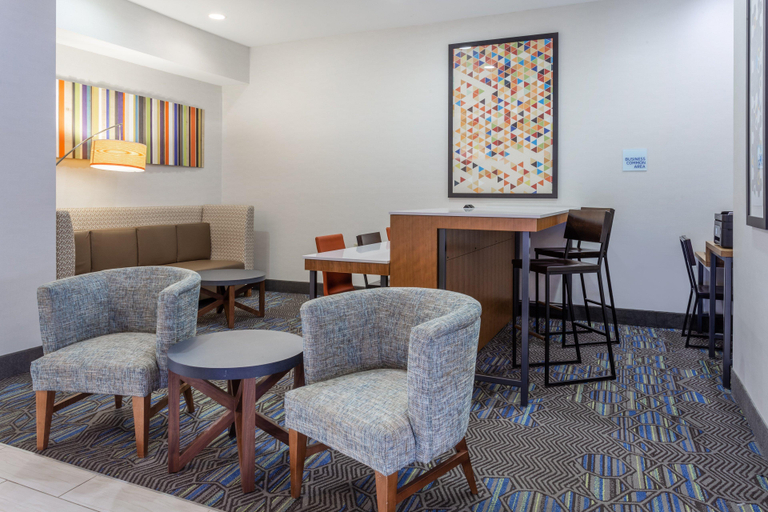 Public Area 3, Holiday Inn Express & Suites WHITE HAVEN - POCONOS by IHG, Carbon