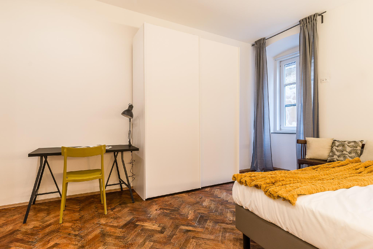 Others 2, Tram apartment for 4 guests, Trieste