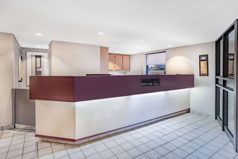 Public Area 2, Travelodge by Wyndham Bridgewater, Lunenburg