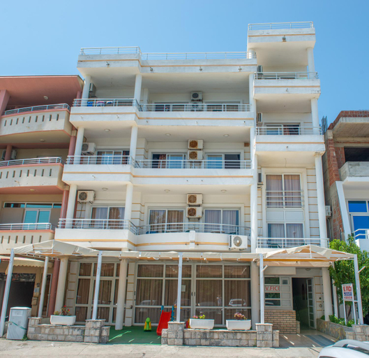 Others 4, Villa Fici