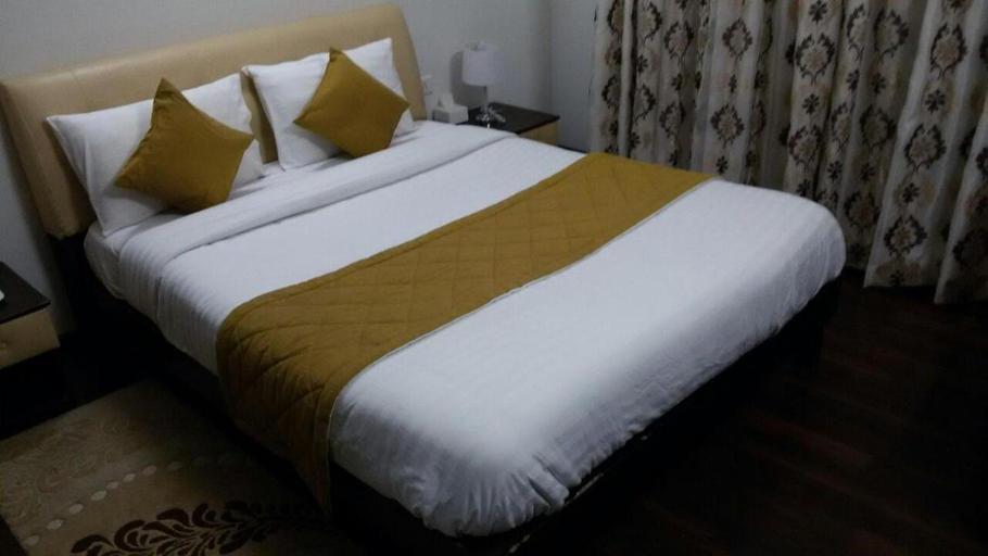 Others 3, Royal Service Apatment, Pune