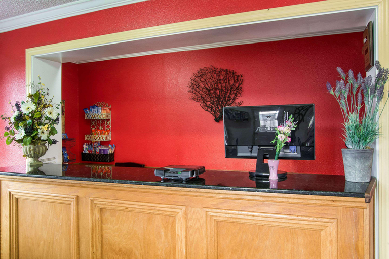 Public Area 2, Econo Lodge Newport, Lincoln