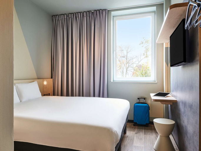 Bedroom 4, Ibis budget Auxerre Nord, Yonne