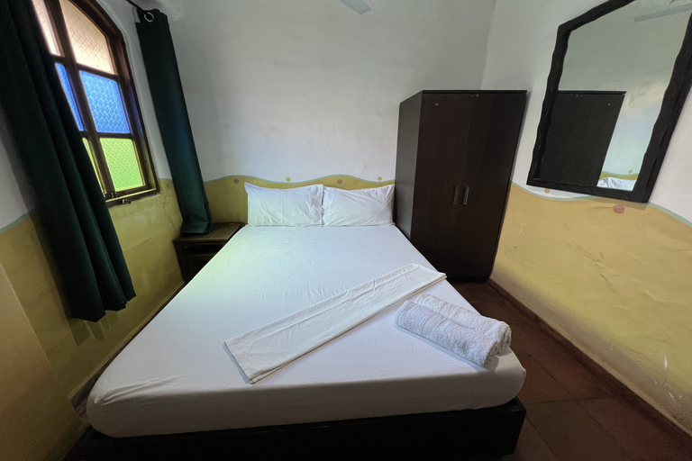 Bedroom 4, Bangera Inn, Puerto Galera