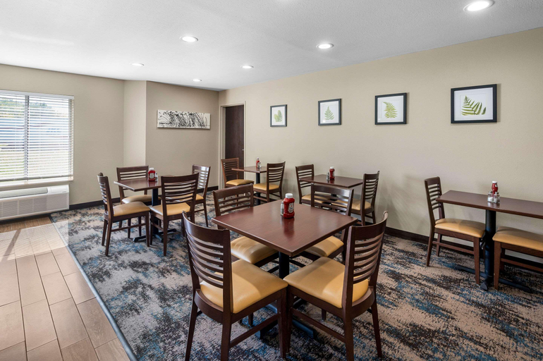 Others 5, Sleep Inn Springfield West, Sangamon
