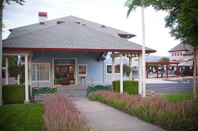 Public Area 2, Geyserville Inn, Sonoma