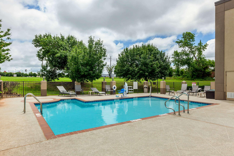 Sport & Beauty 4, Quality Suites Sherman, Grayson