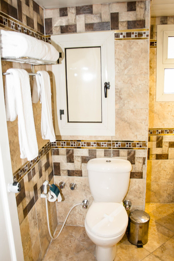 Bathroom 5, Hor Moheb Hotel, Al-'Umraniyah