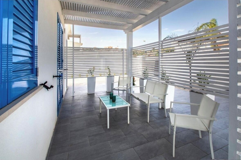 Living area 4, ONDA BIANCA LUXURY APARTMENTS, Agrigento