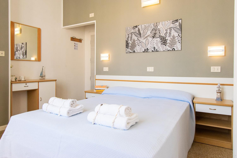 Others 3, B&B HOTEL LUCCIOLA, Rimini