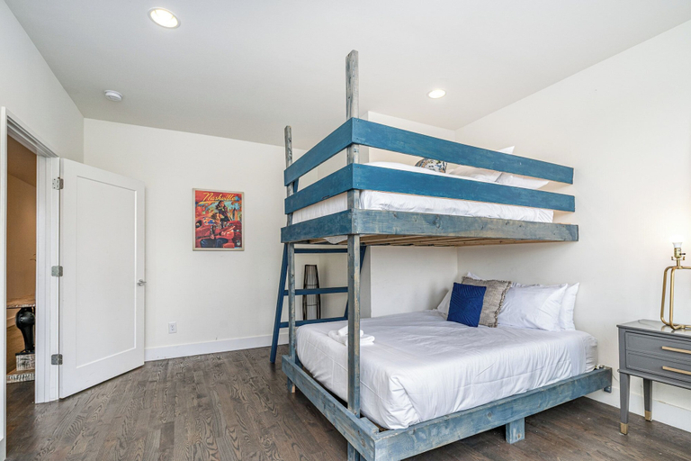 Interior 4, Verde Heights-sleeps 12-in Cumberland Heights, Davidson