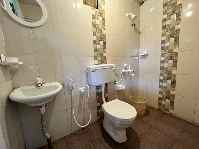 Bathroom 1, THE PEAR COUNTY, Dindigul