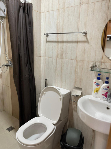 Others 4, Modern and Cozy Condo in 8Adriatico near PGH, SLMEC and US Embassy, Manila City