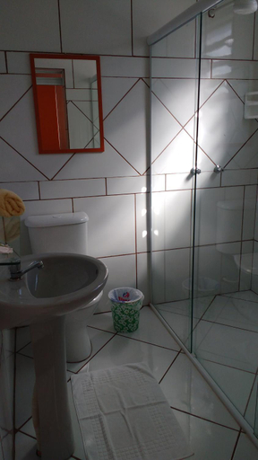Bathroom 2, POUSADA SÃO JUDAS TADEU, Guararapes