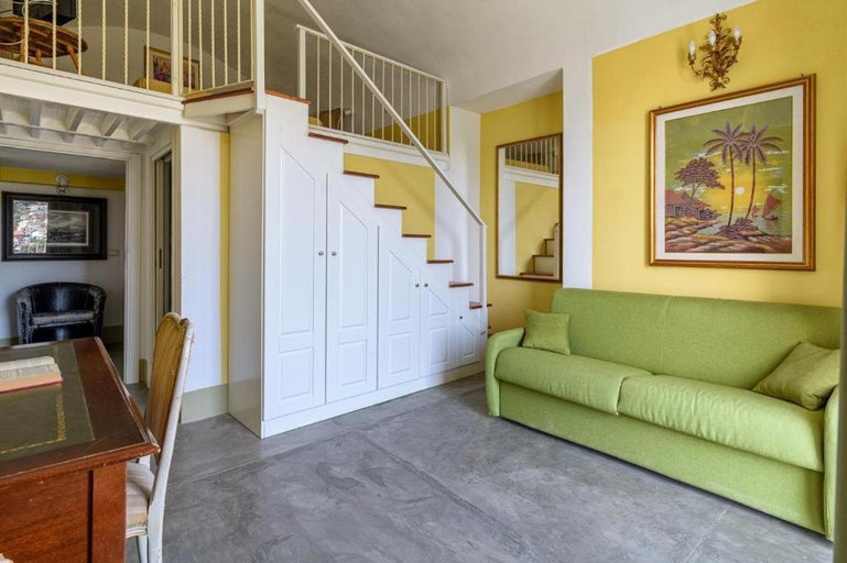 Others 5, Suites Luisa Sanfelice, Salerno