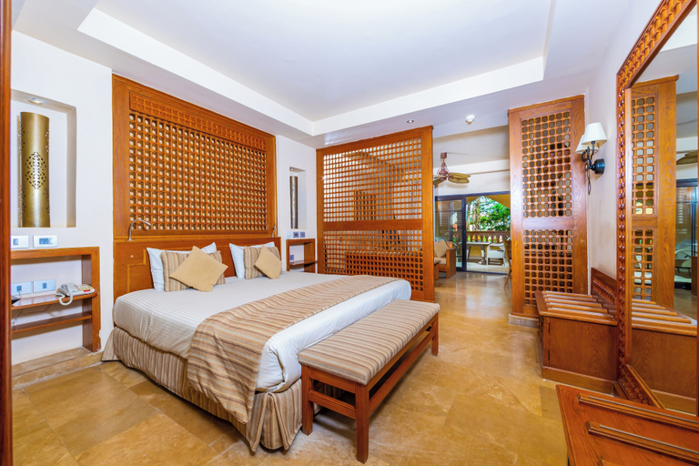 Room 5, Grand Waterworld Makadi couples and families only, Safaja
