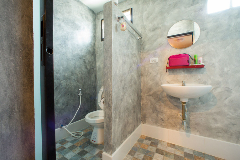 Bathroom 4, Patoey House, Muang Chon Buri