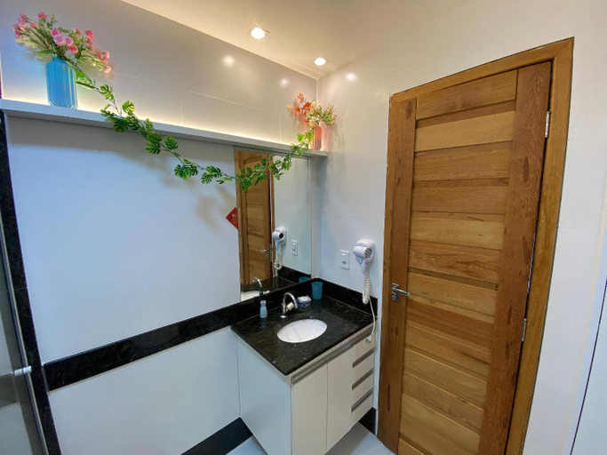 Bathroom 4, Praia Dourada, Vila Velha