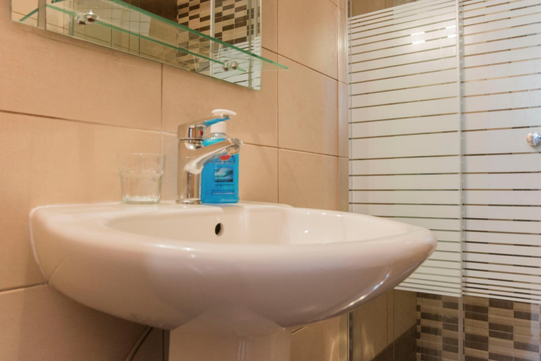 Bathroom 3, Fouxia Apartments and Studios, Ionian Islands