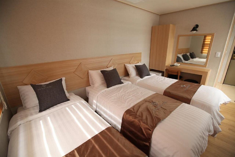 Bedroom 5, The Stay Hotel, Jung