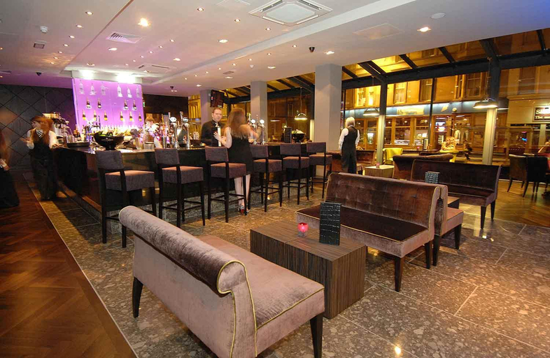 Others 5, Lorne Hotel, Glasgow