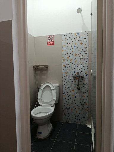 Bathroom 3, Srikandi Baru Inn Jawon, Sleman