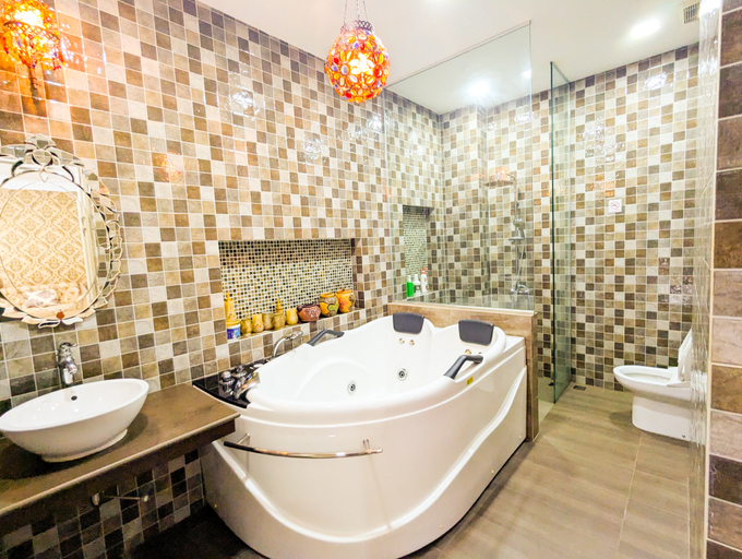 Bathroom 5, Lovina C3 no.8 at Tropicana Residence, Batam