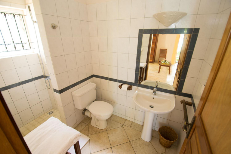 Others 5, Residence Peramal