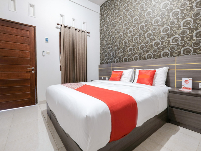 Enfaza Hotel Syariah Room Type - Deluxe Double Room