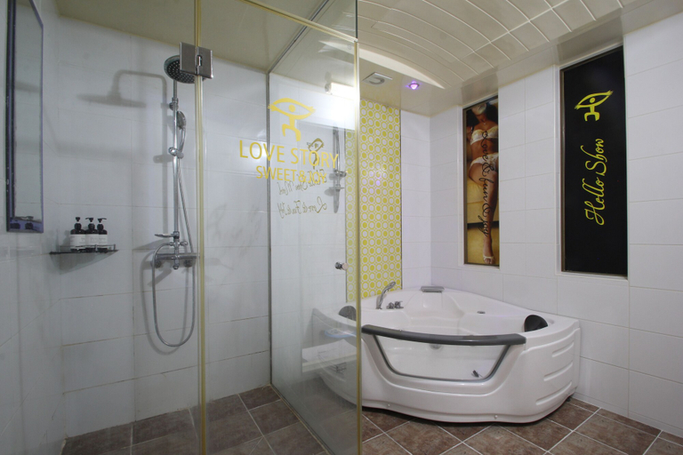 Bathroom 4, Show Hotel, Haeundae