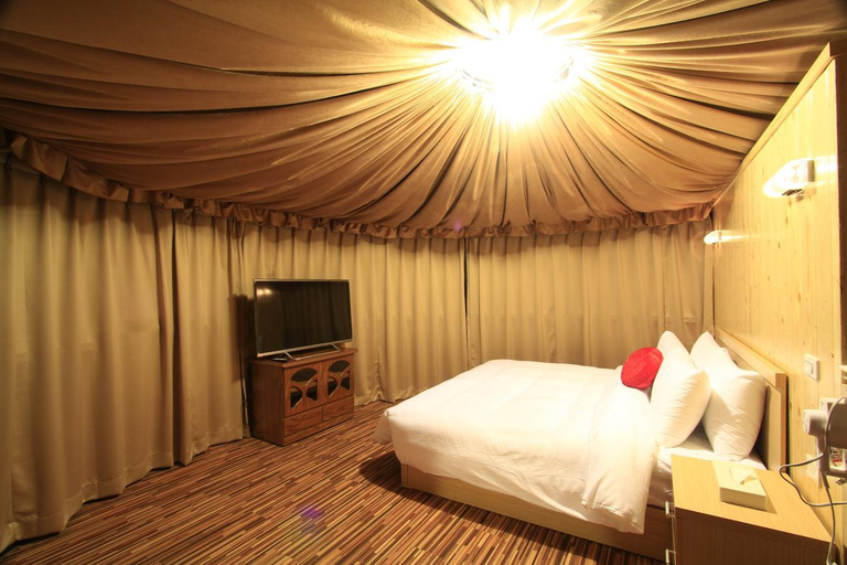 Others 1, yurt in mountains, Nantou