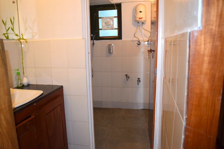 Bathroom, Solitude Munnar, Idukki