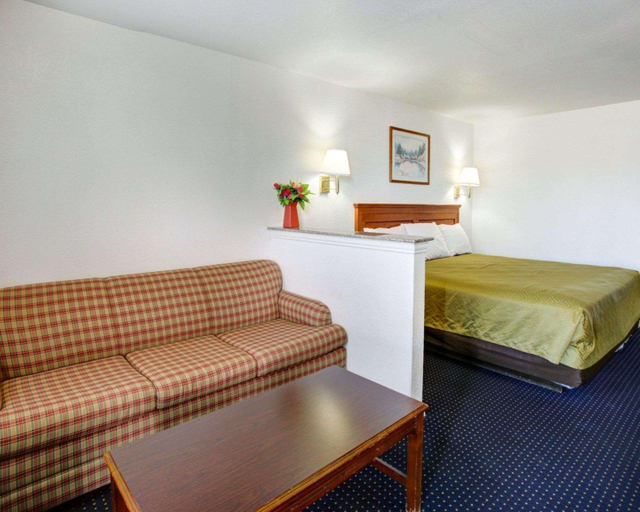 Bedroom 4, Econo Lodge Temple, Bell