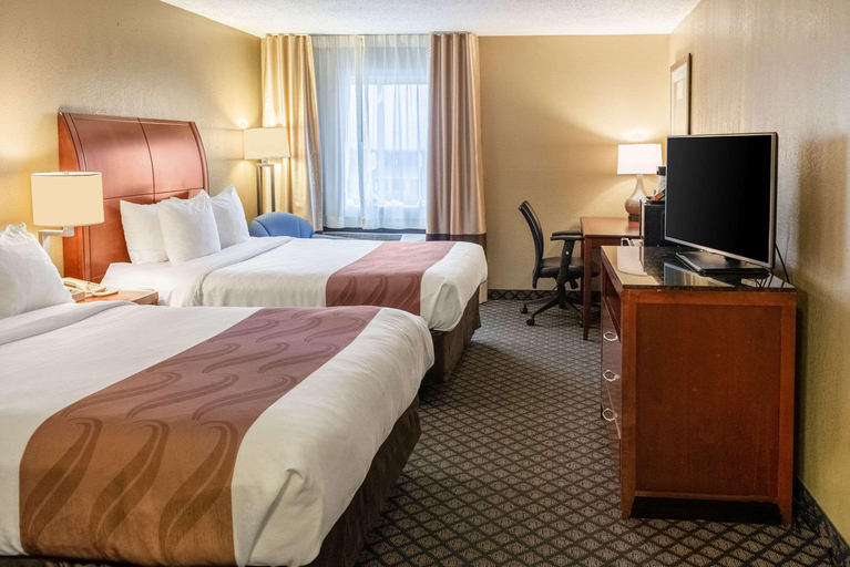 Bedroom 4, Quality Inn & Suites Seville, Medina