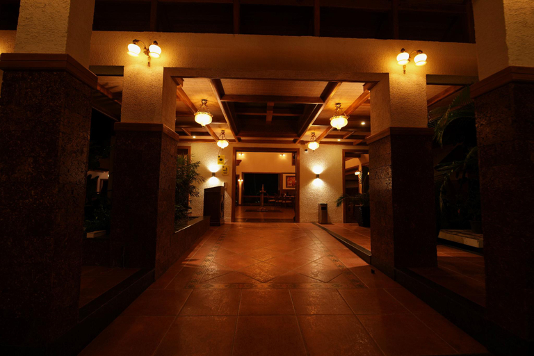 Public Area 2, Gokulam Grand Resort & Spa Kumarakom, Kottayam