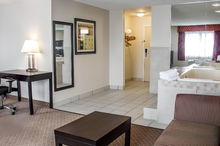 Others 5, Comfort Inn North, Franklin
