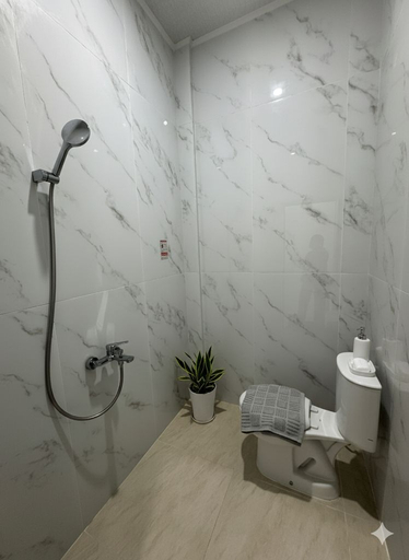 Bathroom, Hotel Gramada 3, Cirebon