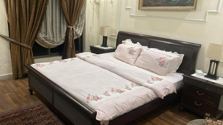 Others 3, Royal Exective Suit F 8 Islamabad, Islamabad