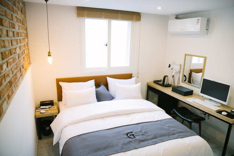 Bedroom 4, Gray Hotel, Tongyeong