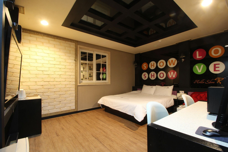 Bedroom 4, Show Hotel, Haeundae