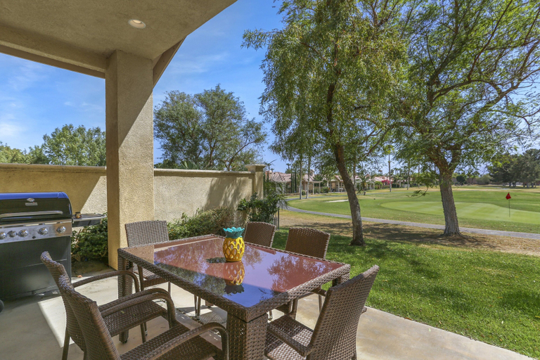 Outdoor dining 3, Golfing & Festival Lover's Paradise, Riverside