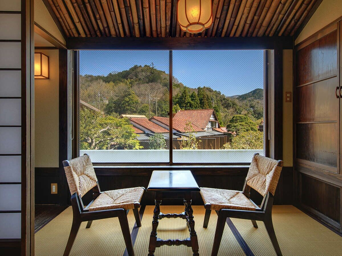 Interior 3, Shirakabeso, Izu
