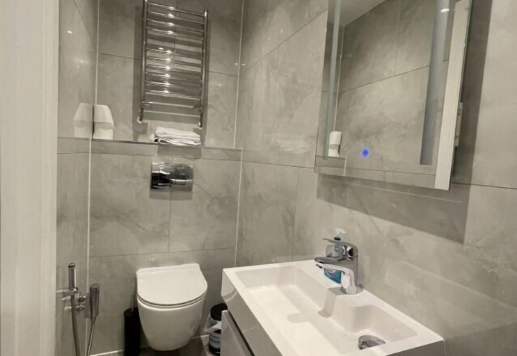 Bathroom 4, StarNest Shepherd's Bush, London