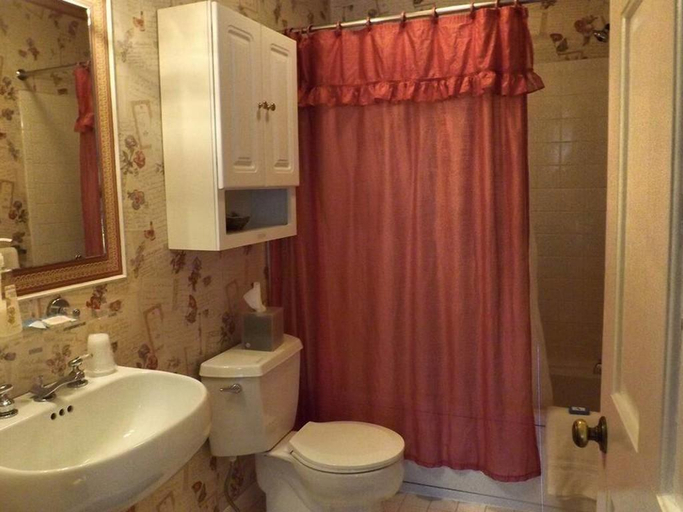 Others 3, West Ridge Bed and Breakfast, LLC, Lancaster