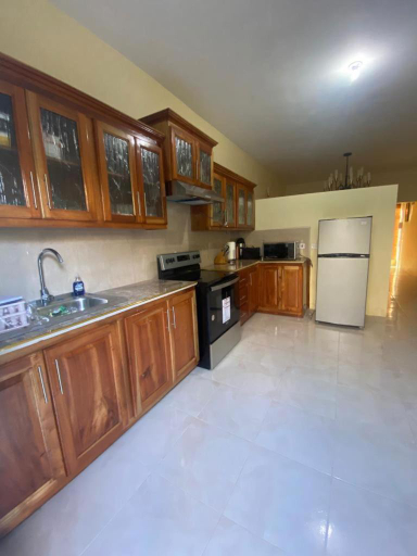 Others 4, Champagne Villa