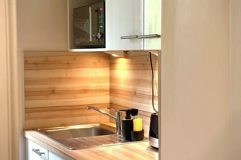 Private kitchen 2, Charming studio, train station nearby, Indre-et-Loire