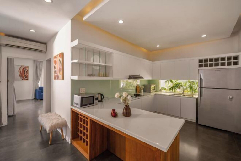 Private kitchen, Serene 4BR Villa w/ Private Pool & Near the Beach, Da Nang