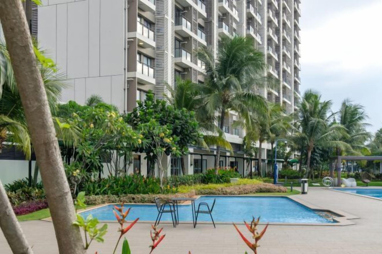 Outdoor pool, Calma 2BR II @Skyhouse Apartment, Tangerang Selatan