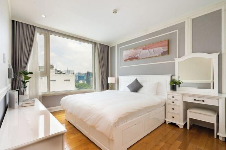 Room 2, Luxury Apartment in Central_Luminous Leman, District 3