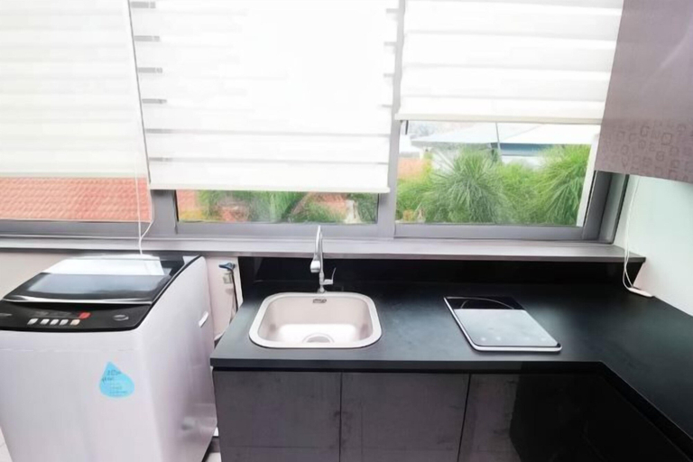 Private kitchen 4, Jjh Serviced Apartments Near Serangoon Mrt, Singapore